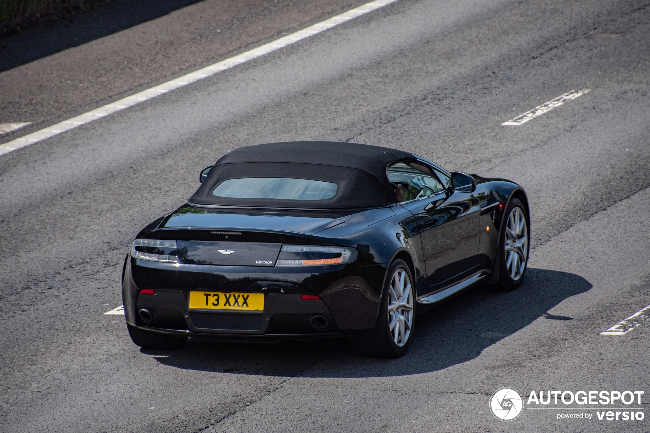 Aston Martin V8 Vantage Roadster 2012