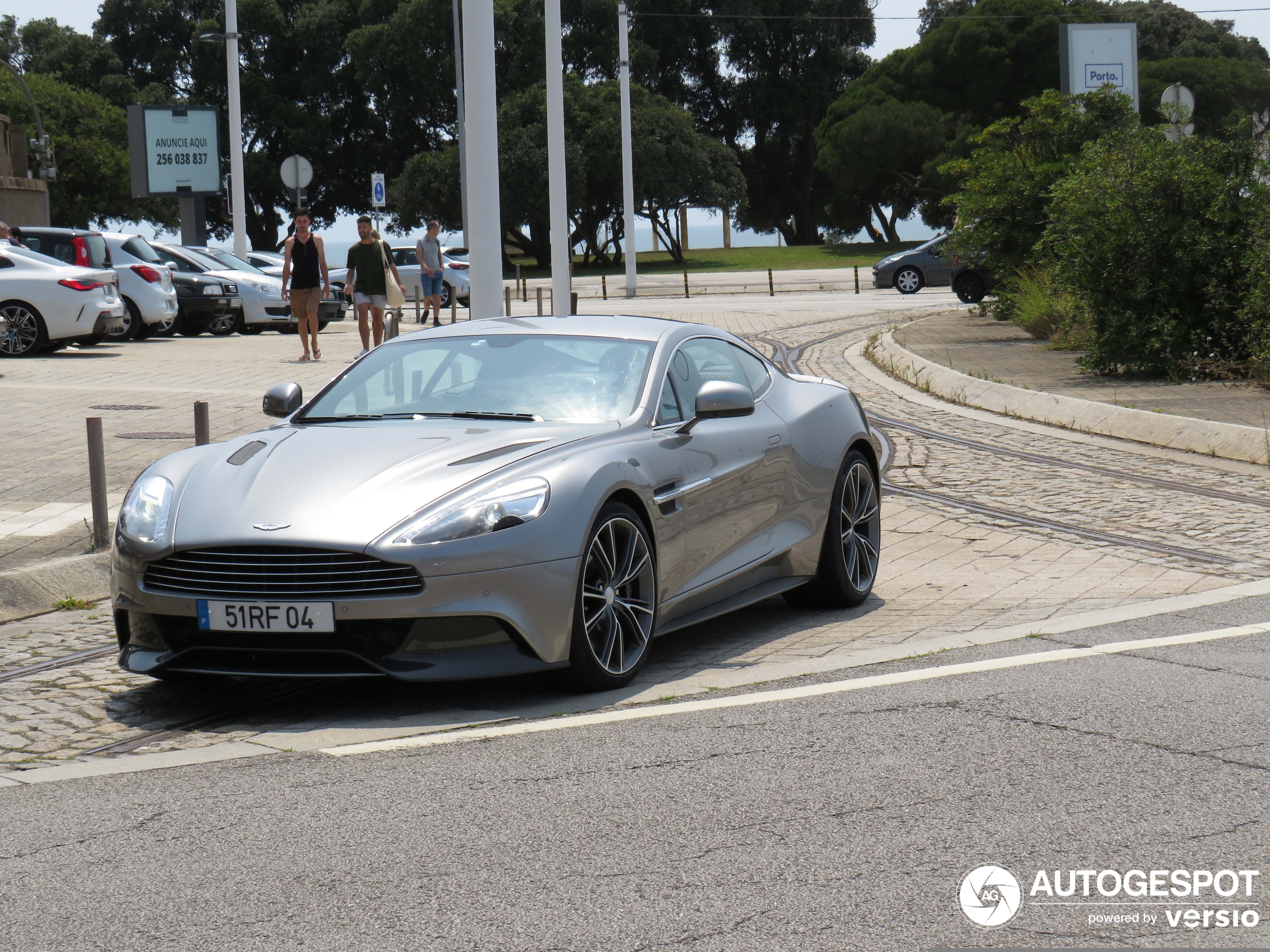 Aston Martin Vanquish 2013