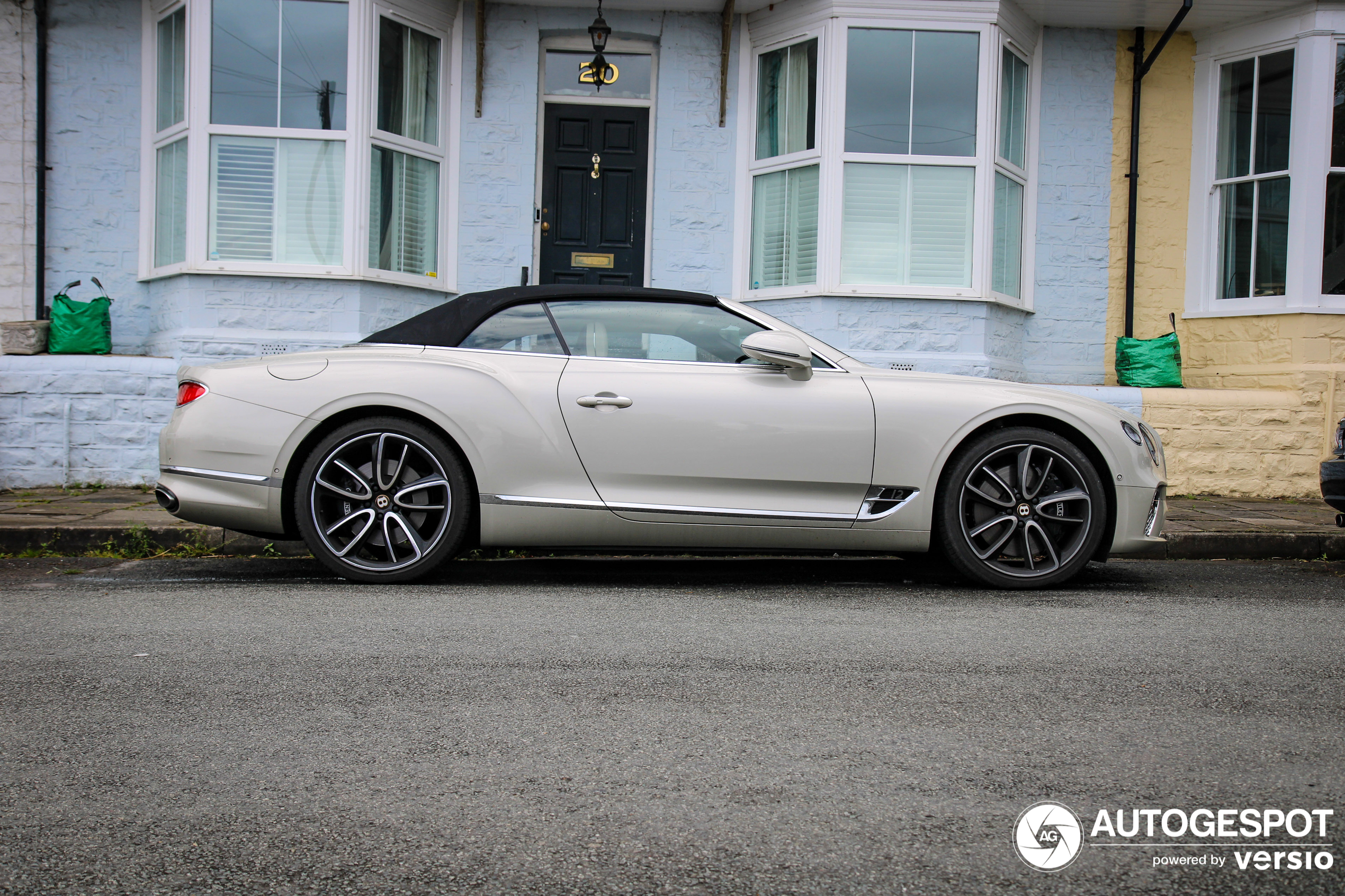 Bentley Continental GTC 2019