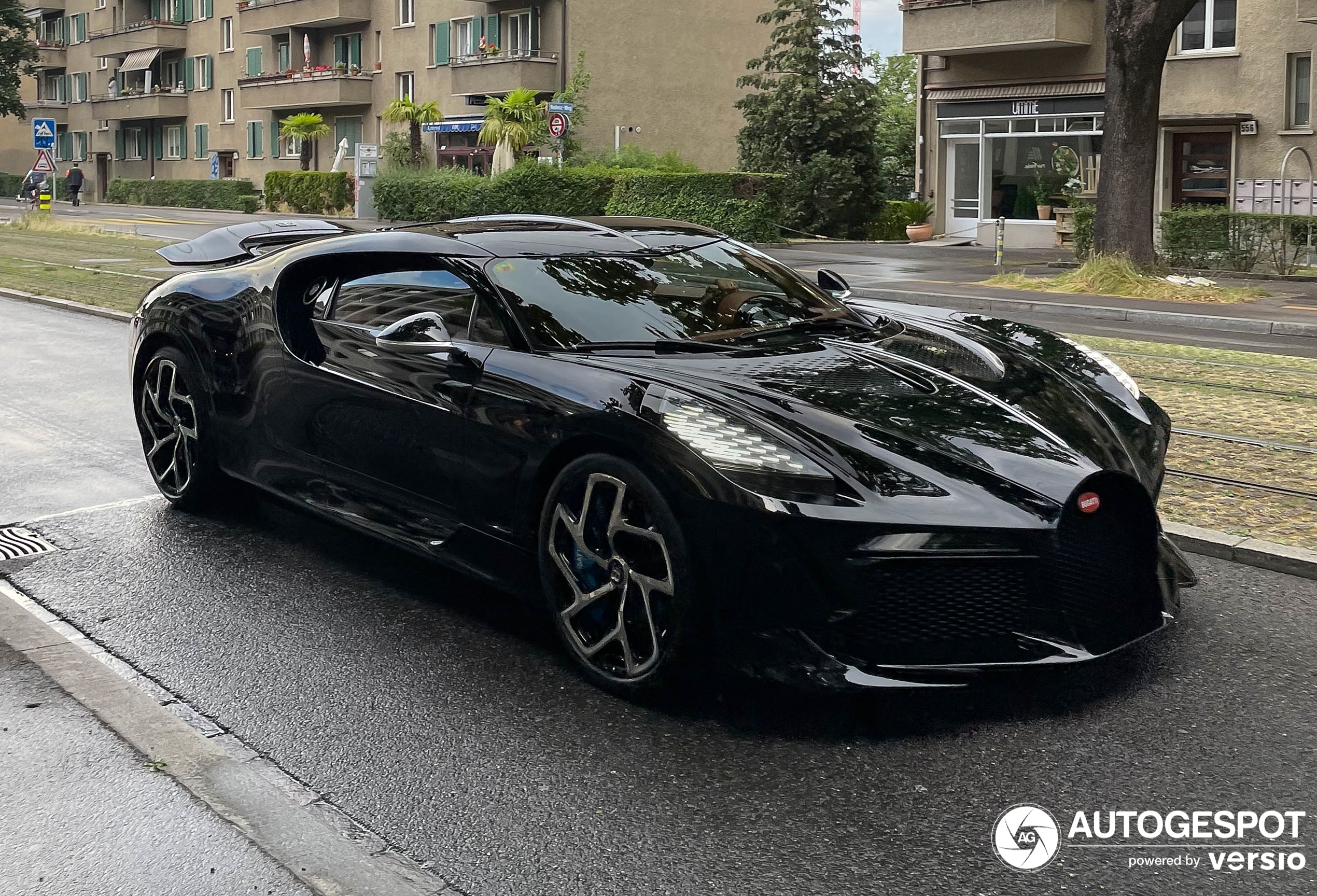 Bugatti La Voiture Noire wordt alleen in Zwitserland gespot