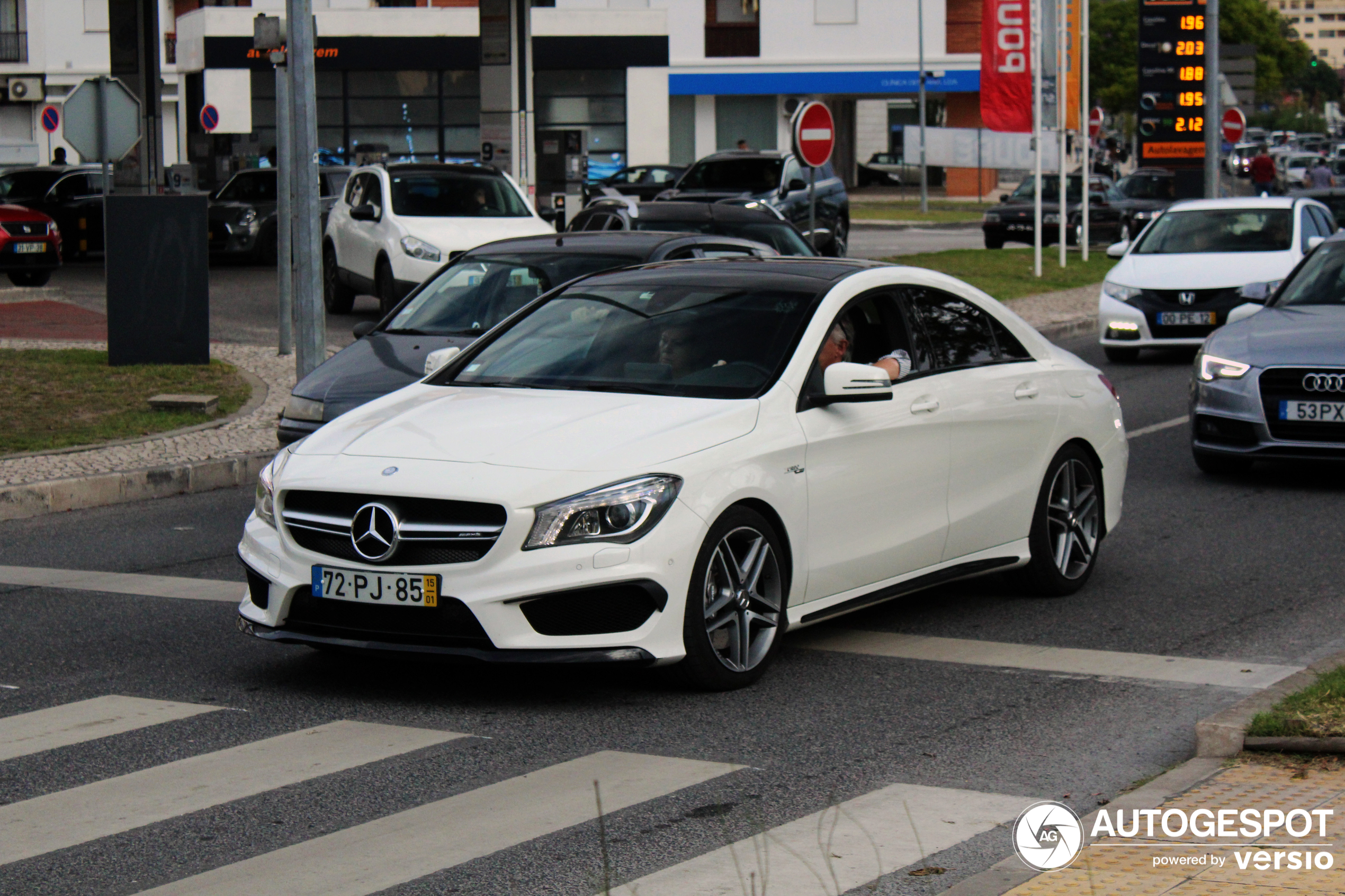 Mercedes-Benz CLA 45 AMG C117