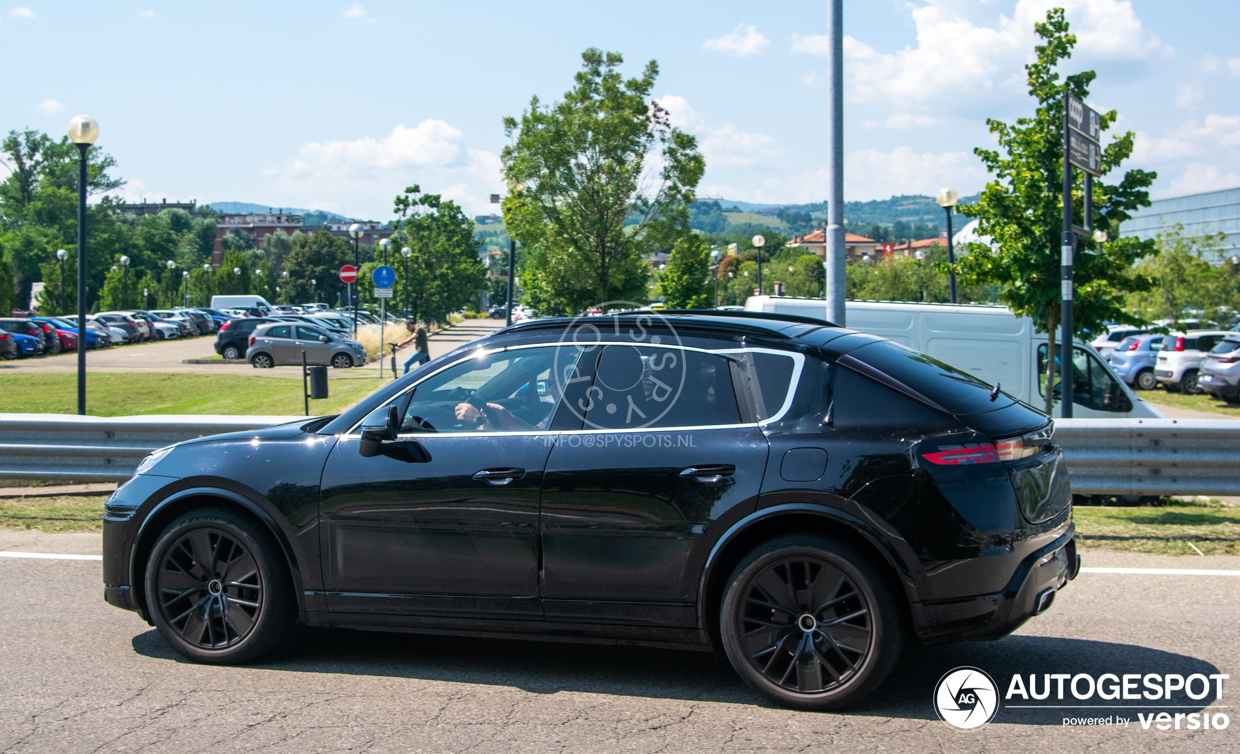 Porsche Macan EV - 5 December 2023 - Autogespot