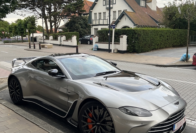 Aston Martin V12 Vantage 2023