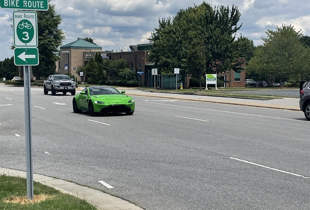 Aston Martin V8 Vantage 2018