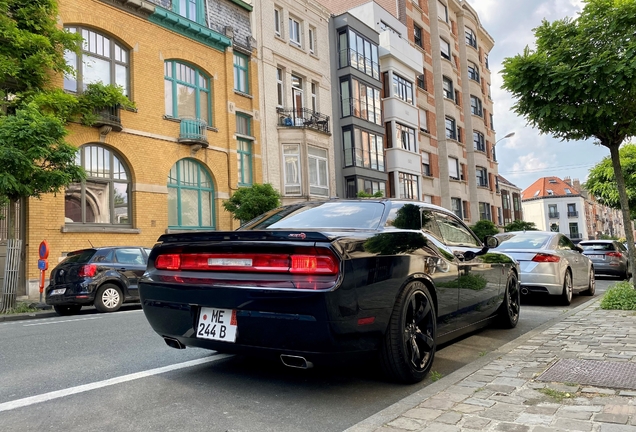 Dodge Challenger SRT-8