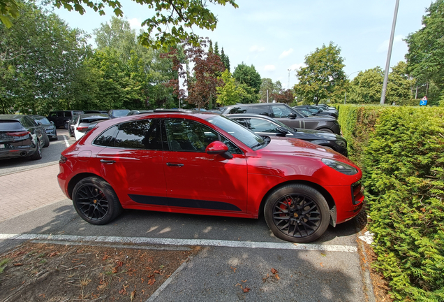 Porsche 95B Macan GTS