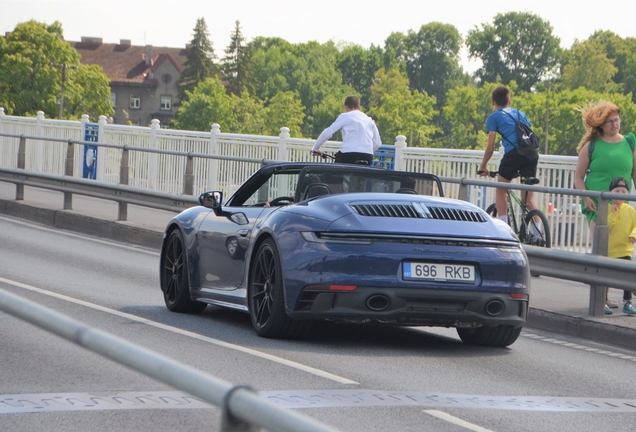 Porsche 992 Carrera 4 GTS Cabriolet