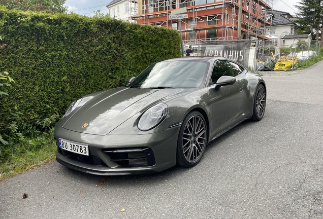 Porsche 992 Carrera 4S