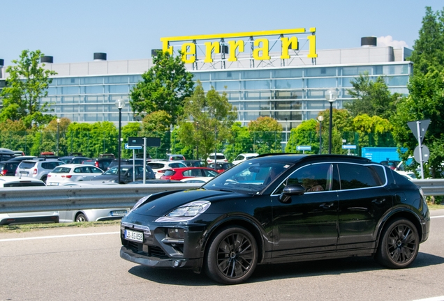 Porsche Macan EV