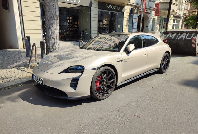 Porsche Taycan GTS Sport Turismo