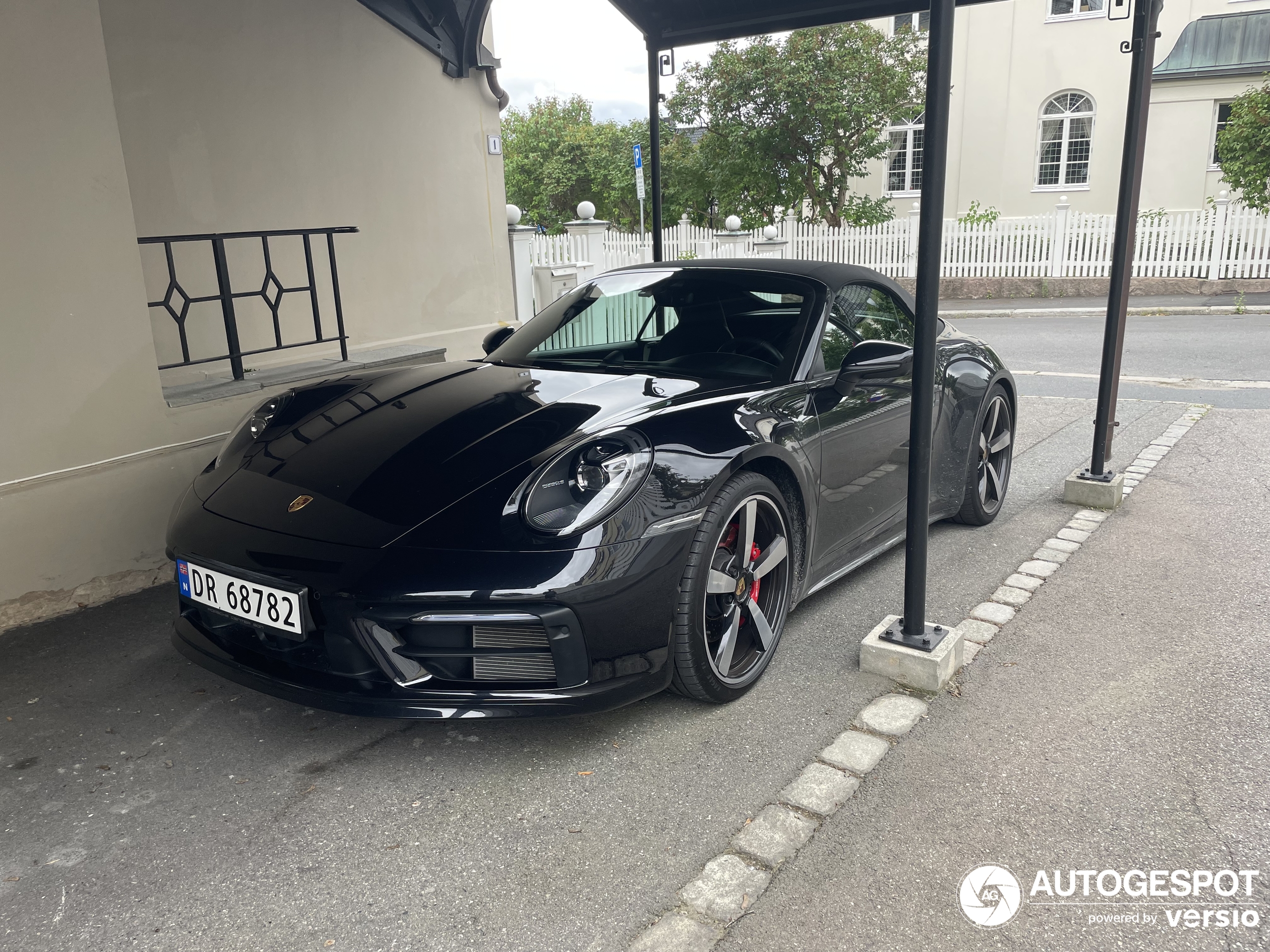 Porsche 992 Carrera 4S Cabriolet