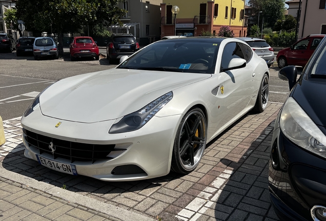 Ferrari FF