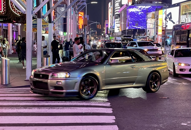 Nissan Skyline R34 GT-R V-Spec II