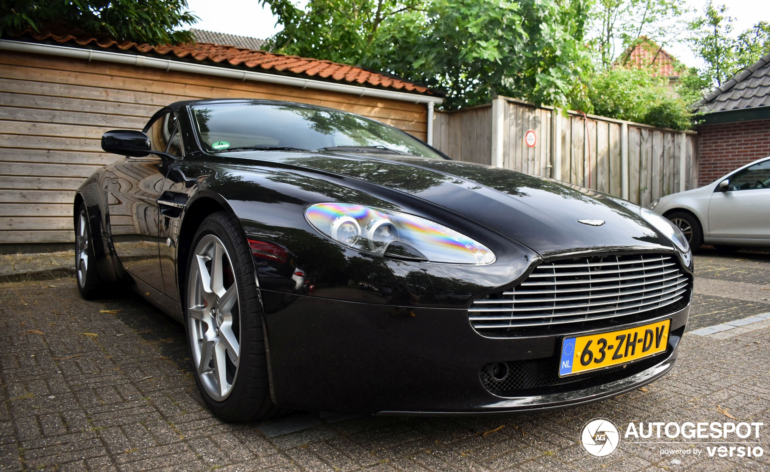 Aston Martin V8 Vantage Roadster