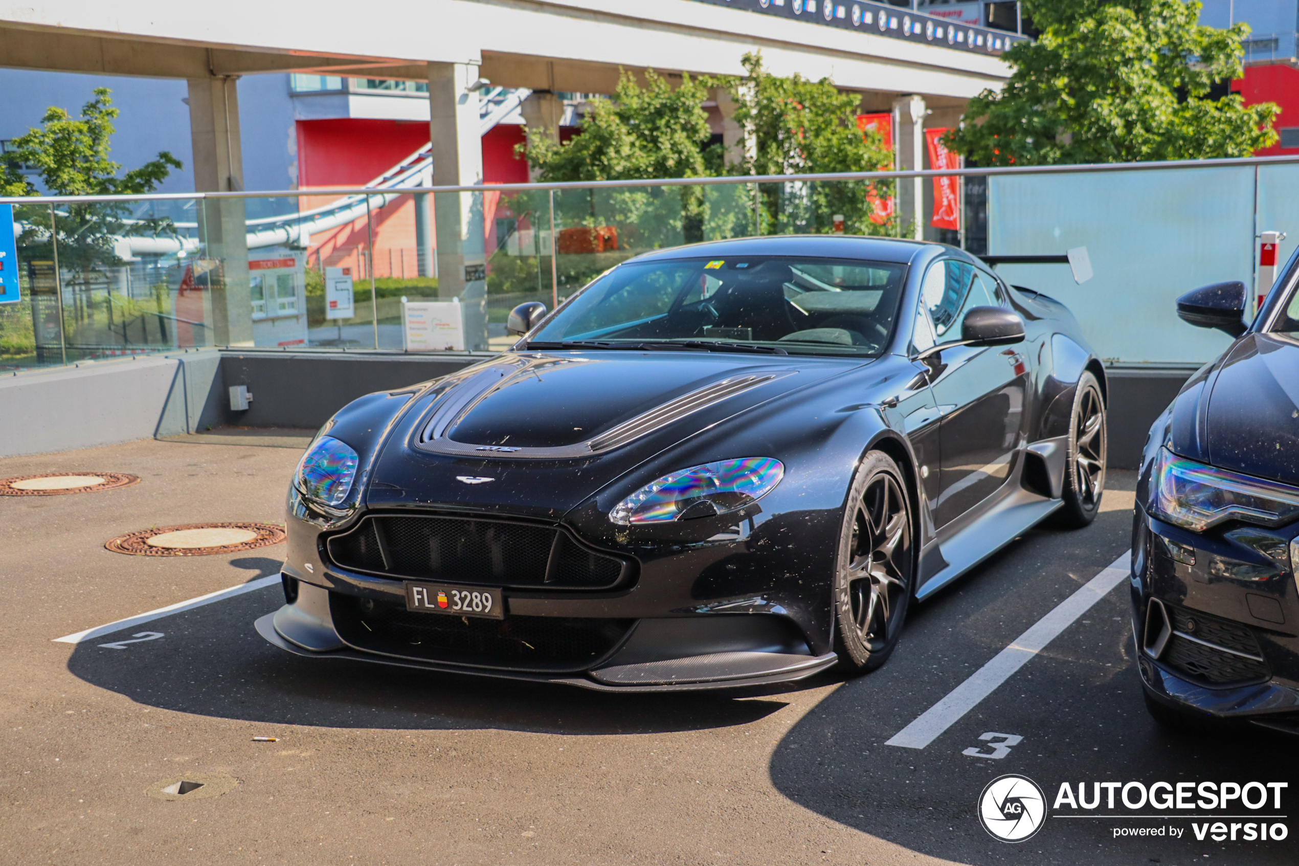 Aston Martin Vantage GT12