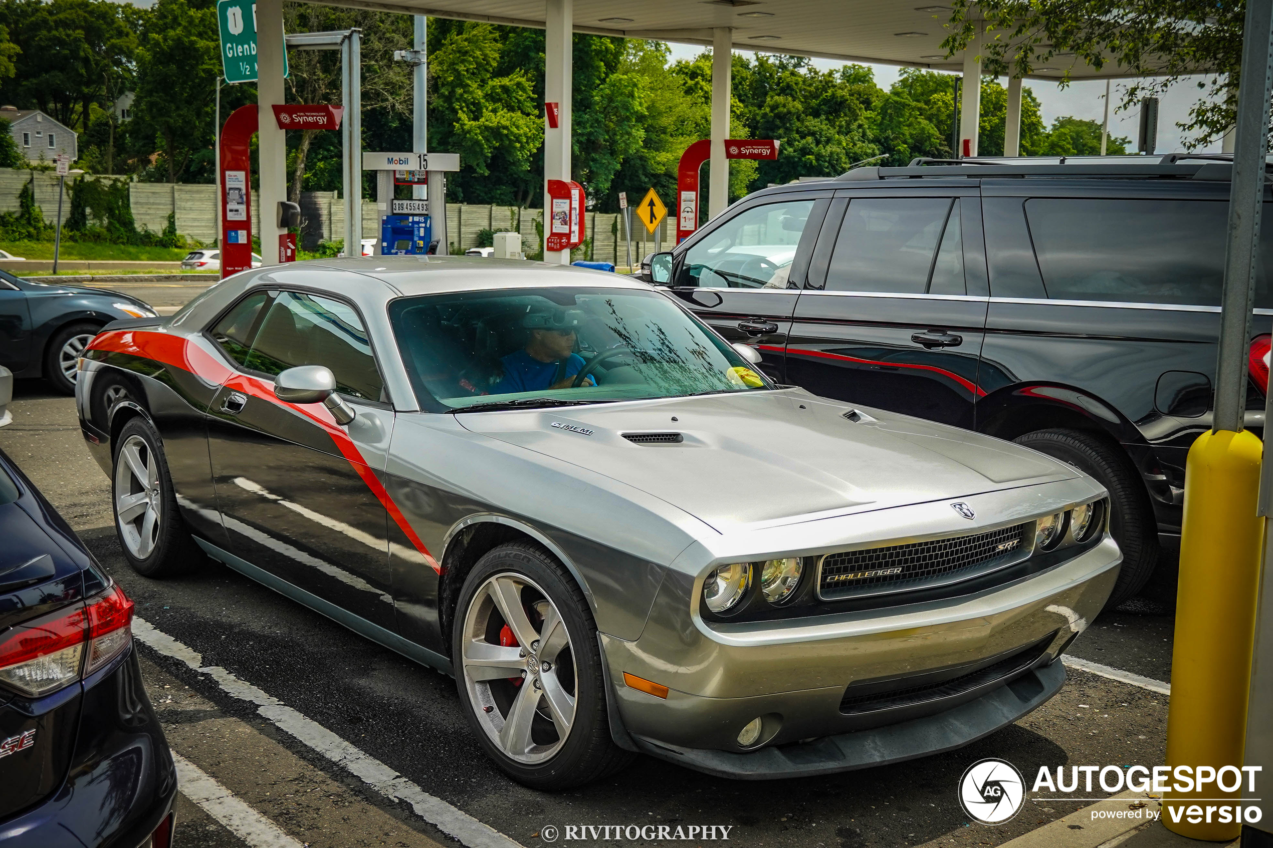 Dodge Challenger SRT-8