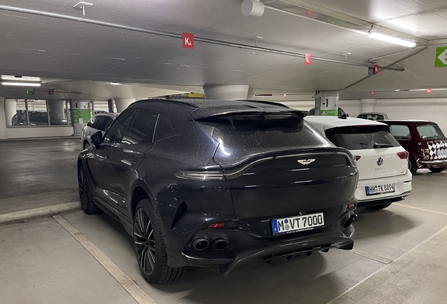 Aston Martin DBX707