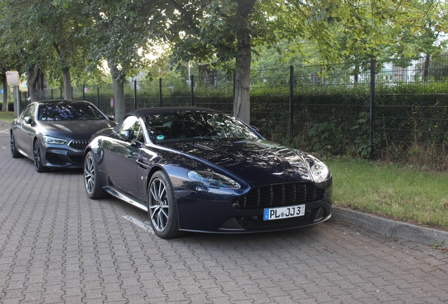 Aston Martin V8 Vantage Roadster 2012