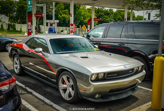 Dodge Challenger SRT-8