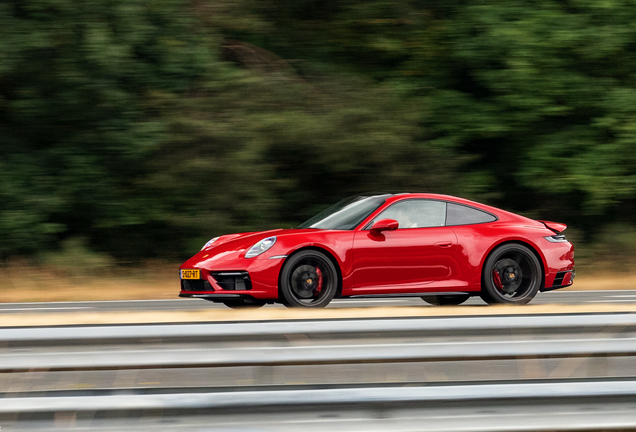 Porsche 992 Carrera 4S