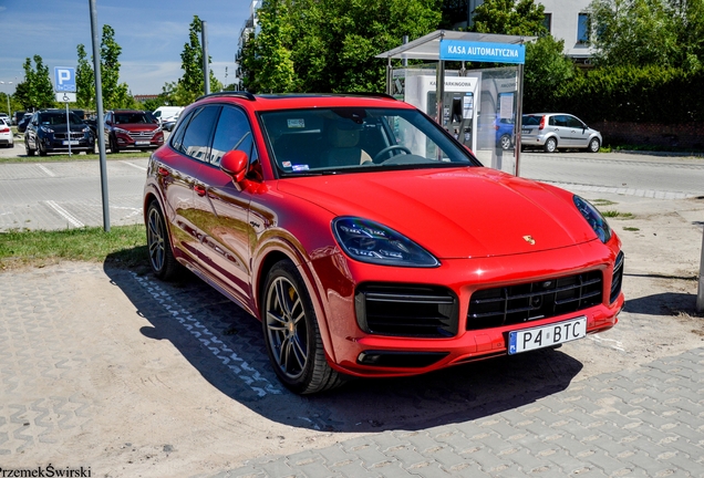 Porsche Cayenne Turbo S E-Hybrid