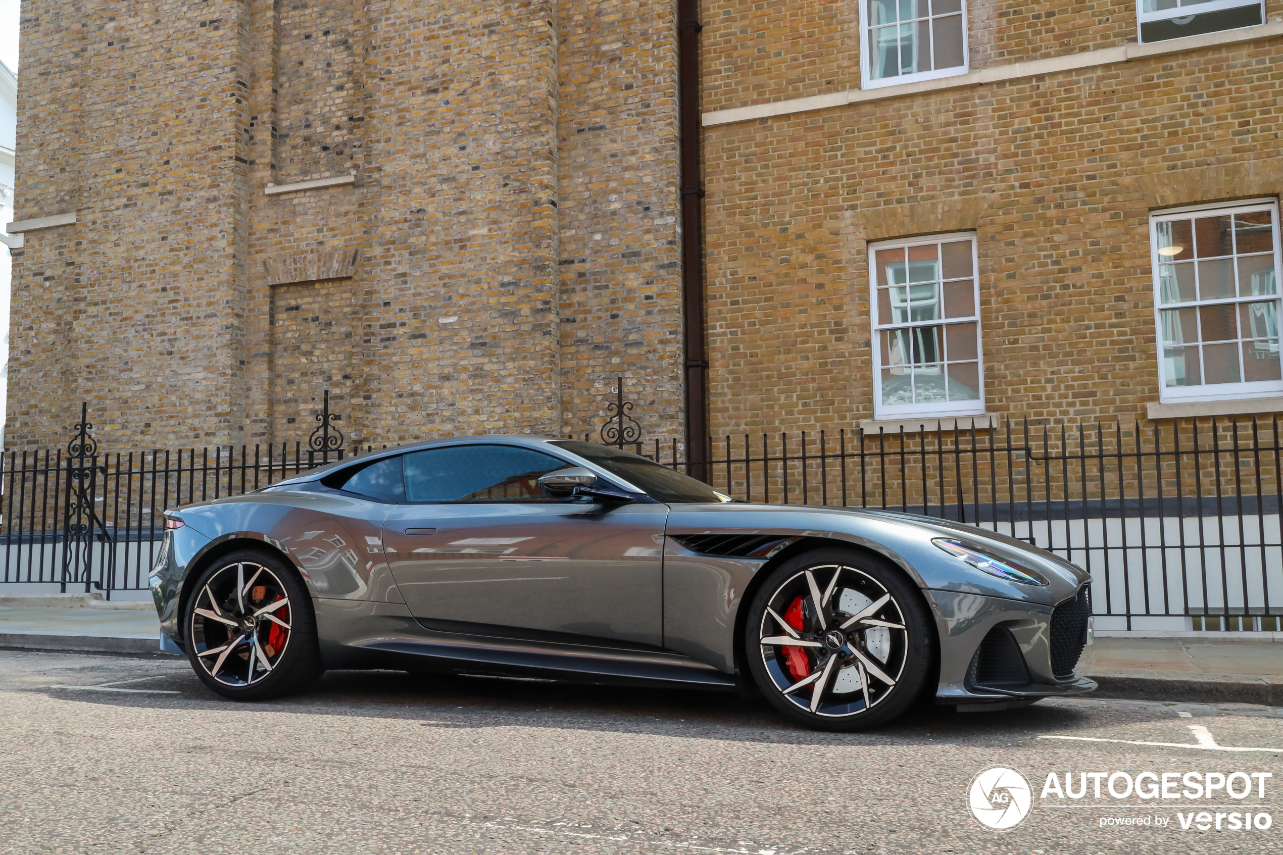 Aston Martin DBS Superleggera