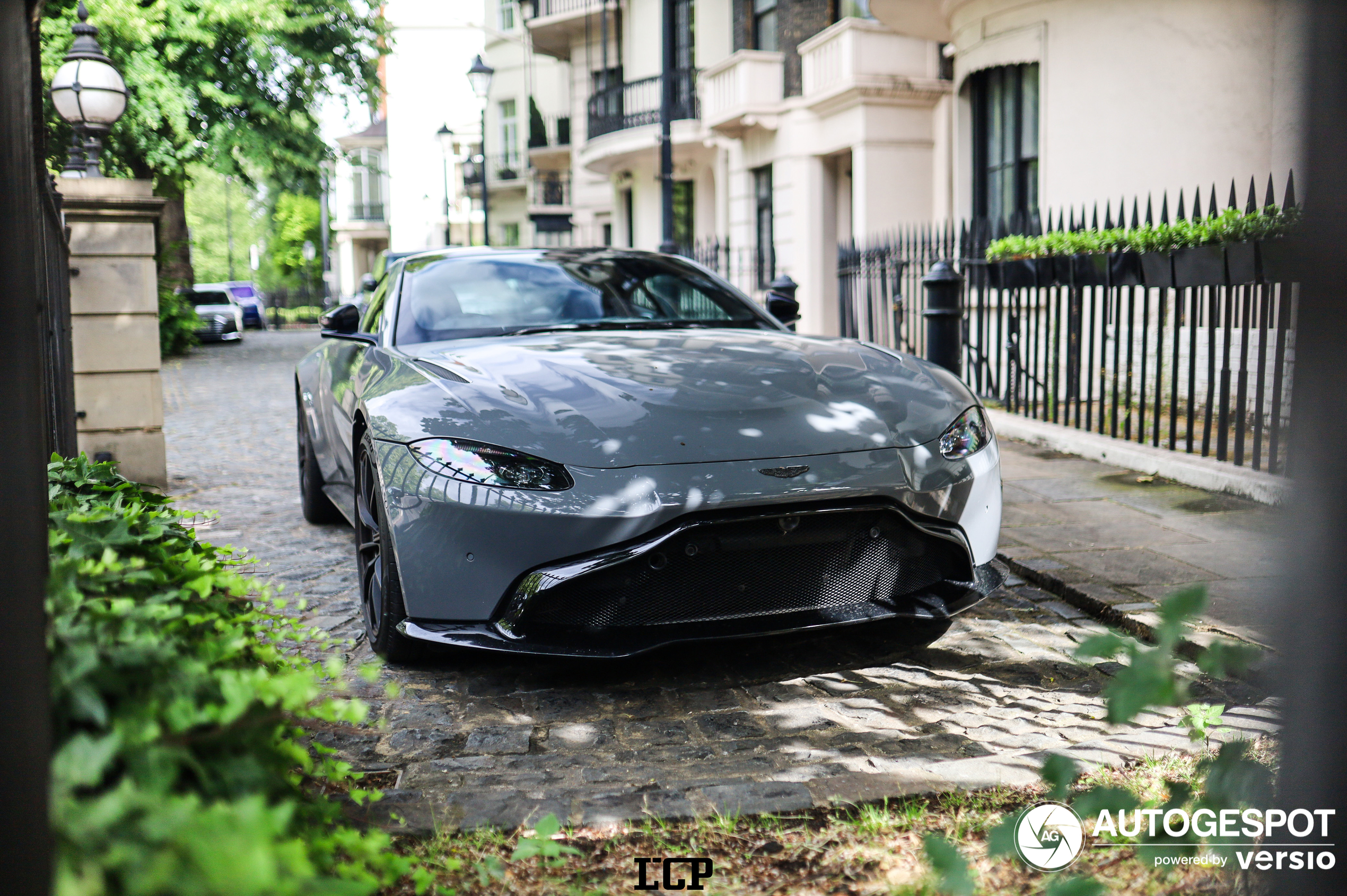 Aston Martin V8 Vantage 2018