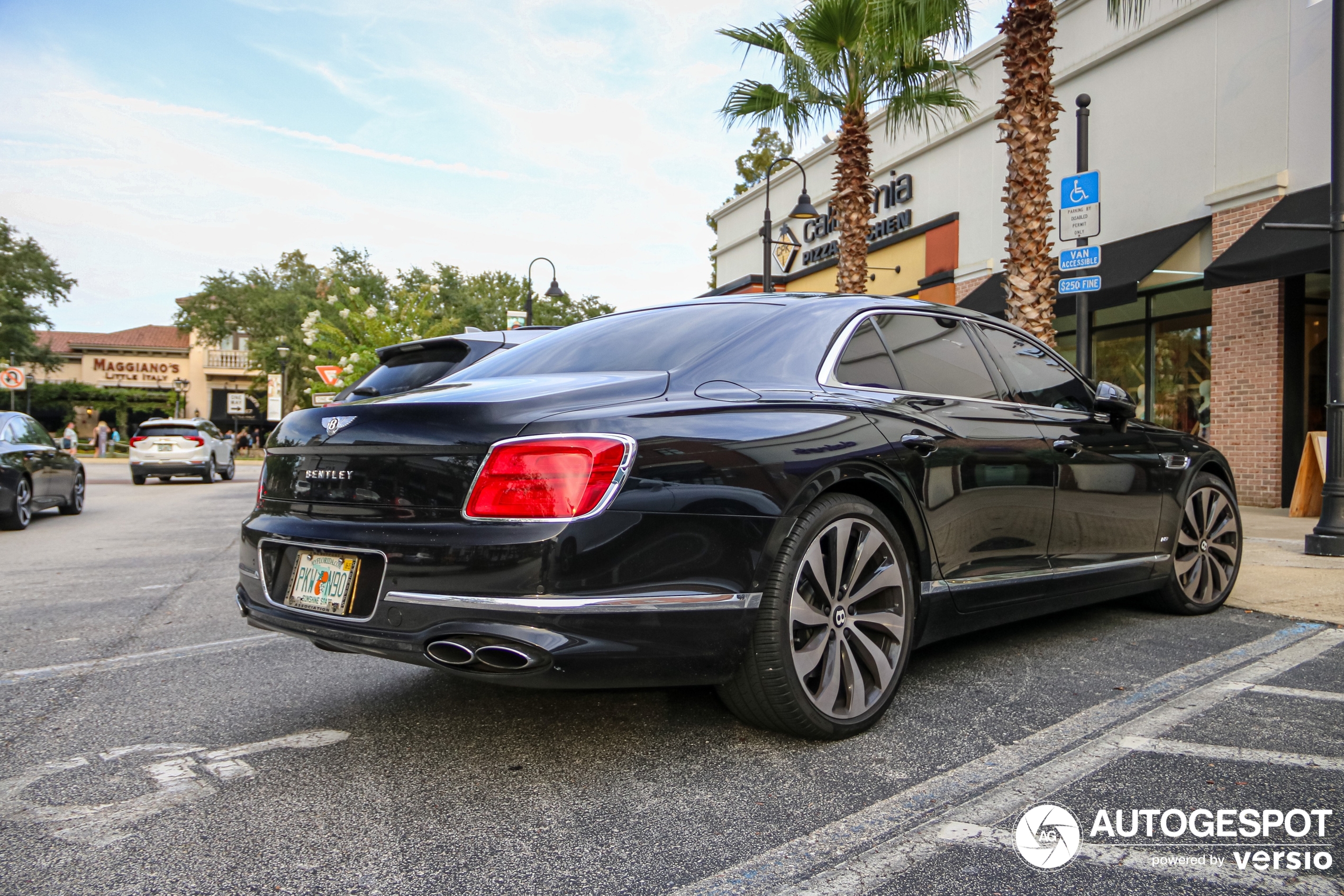 Bentley Flying Spur V8 2021