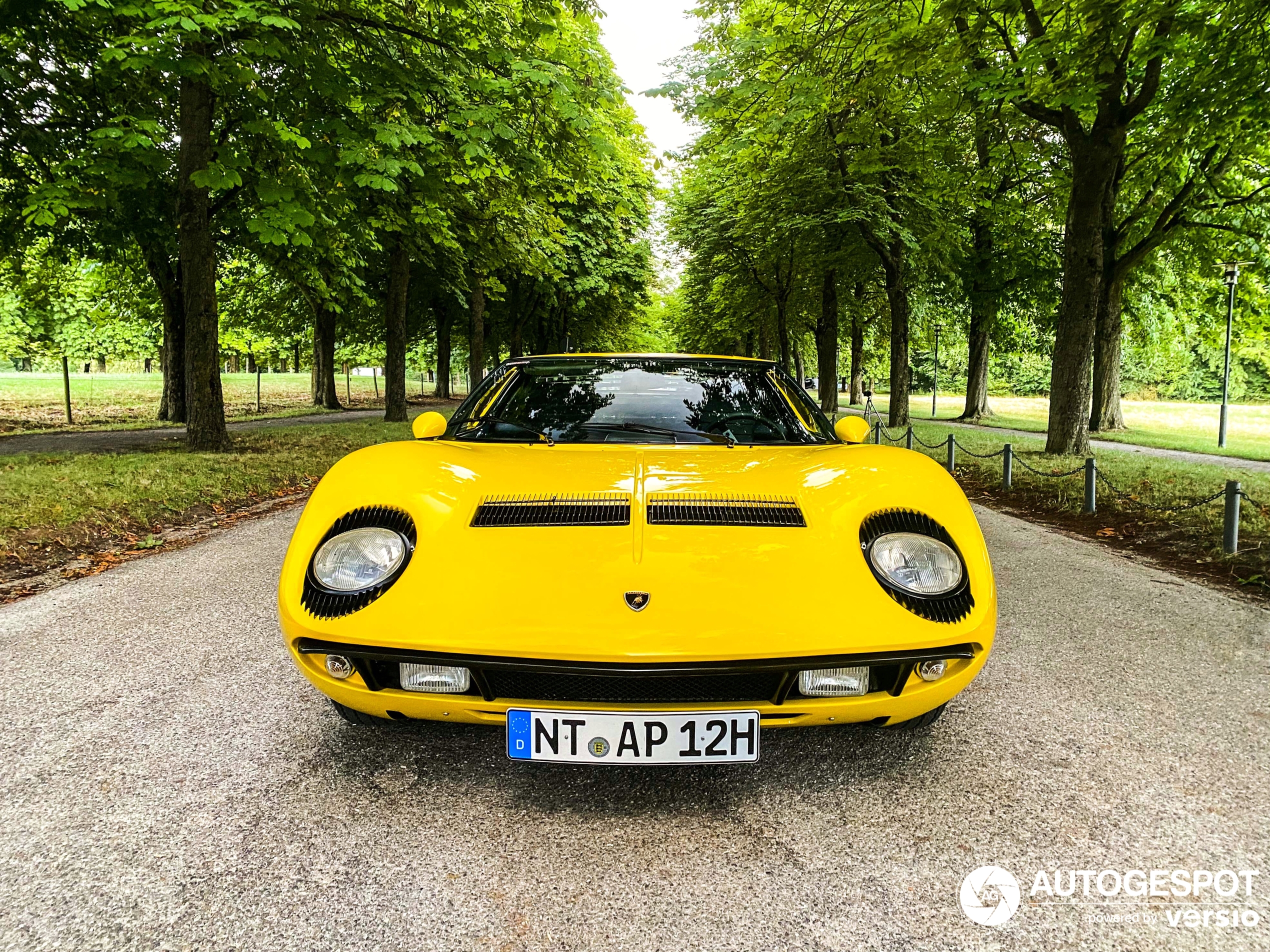 Lamborghini Miura P400