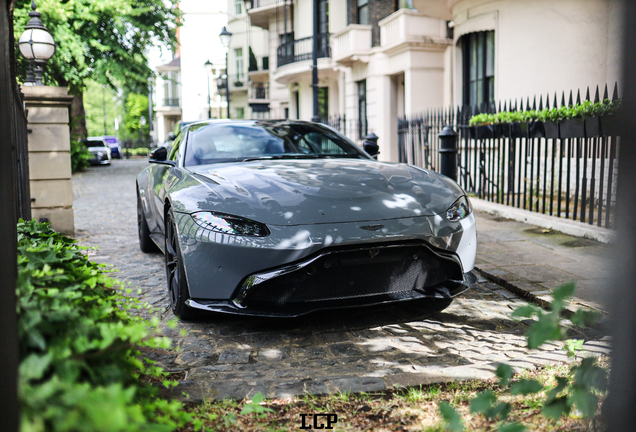 Aston Martin V8 Vantage 2018