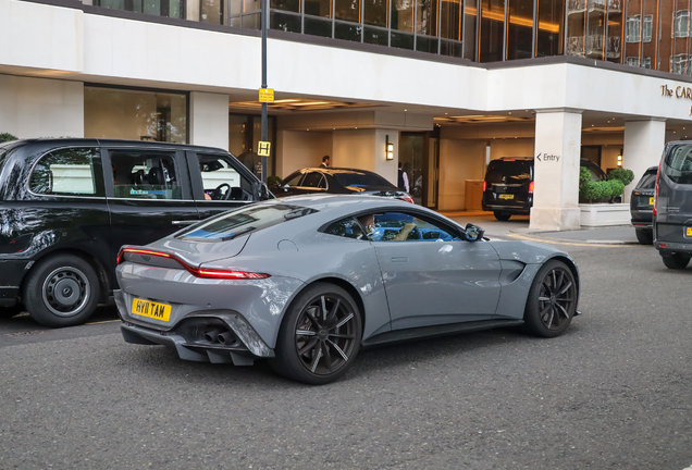 Aston Martin V8 Vantage 2018