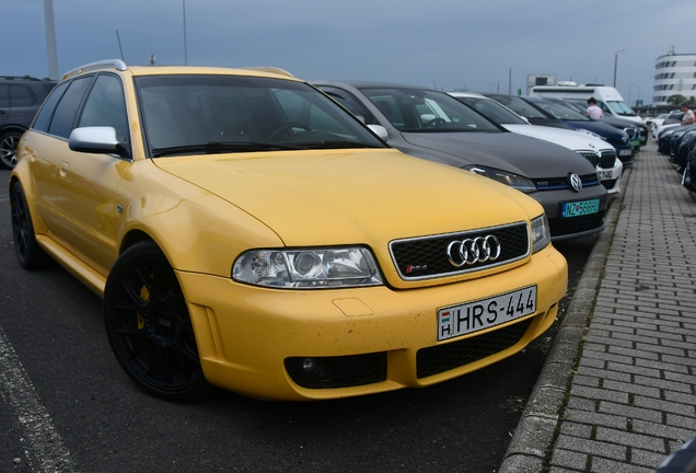 Audi RS4 Avant B5