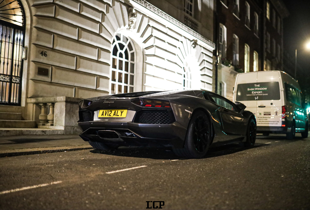 Lamborghini Aventador LP700-4