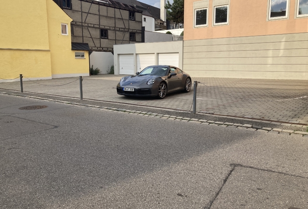 Porsche 992 Carrera 4S