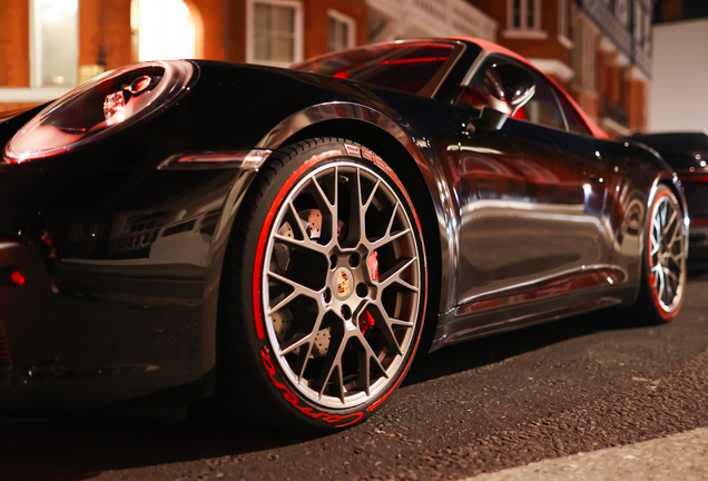 Porsche 992 Carrera 4S Cabriolet