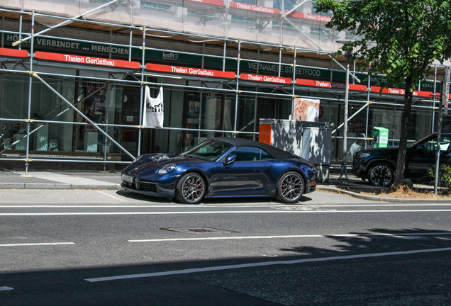 Porsche 992 Carrera 4S Cabriolet