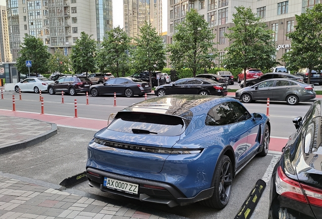 Porsche Taycan Turbo Cross Turismo