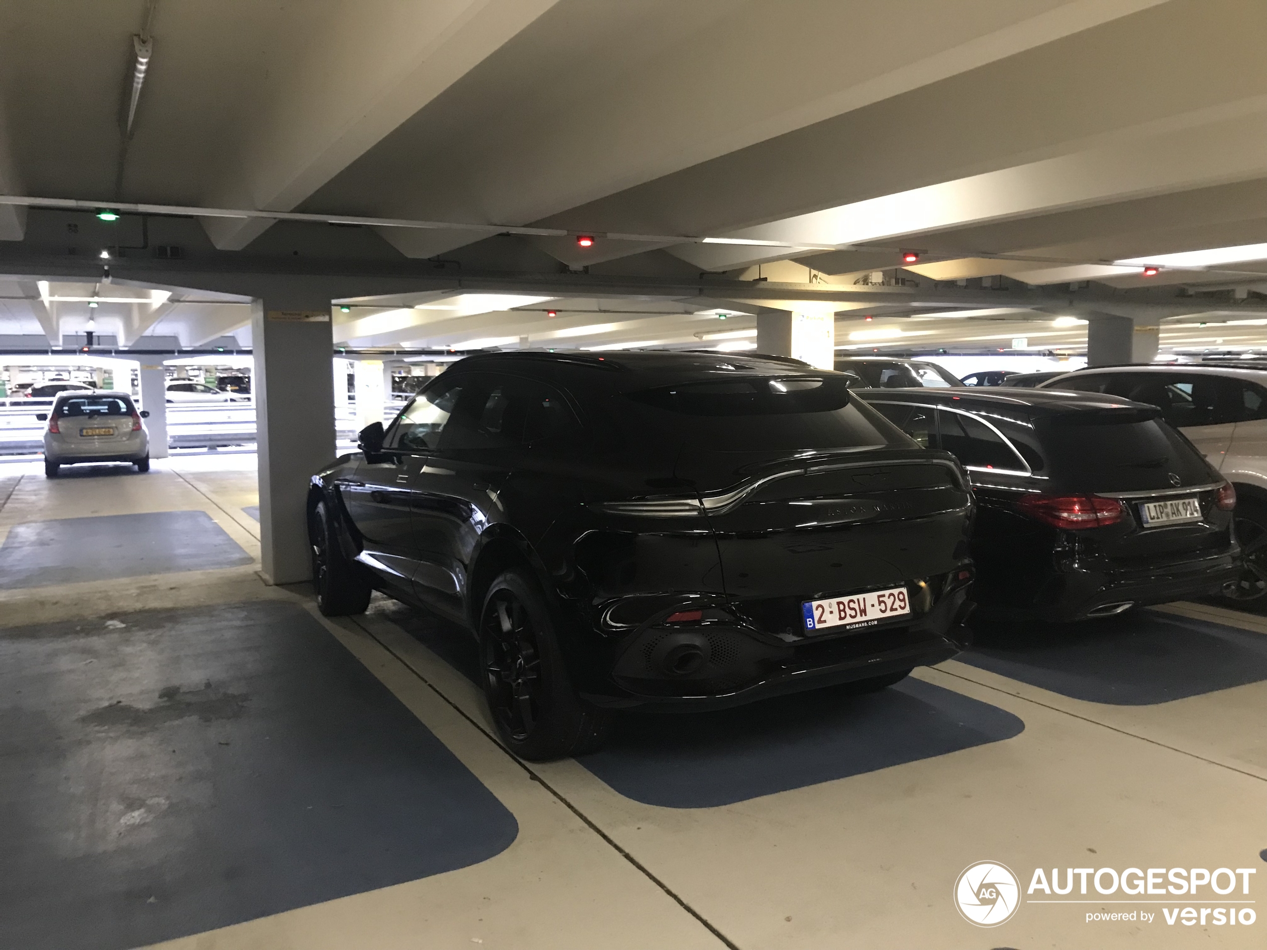 Aston Martin DBX