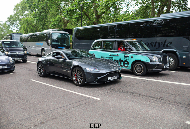 Aston Martin V8 Vantage 2018