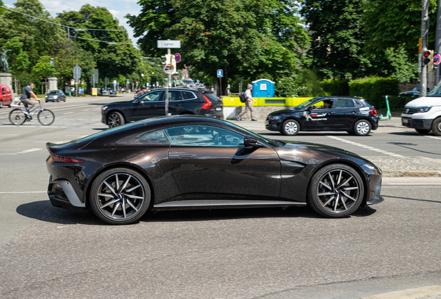 Aston Martin V8 Vantage 2018