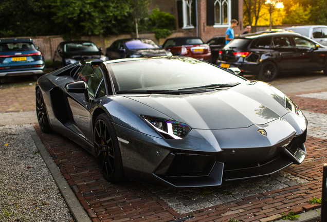 Lamborghini Aventador LP700-4 Roadster