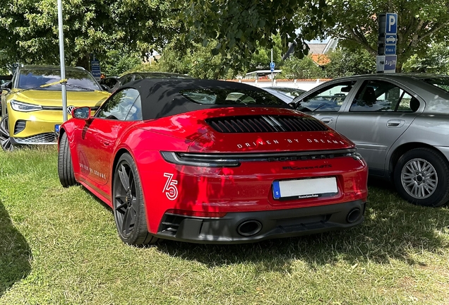 Porsche 992 Carrera 4 GTS Cabriolet