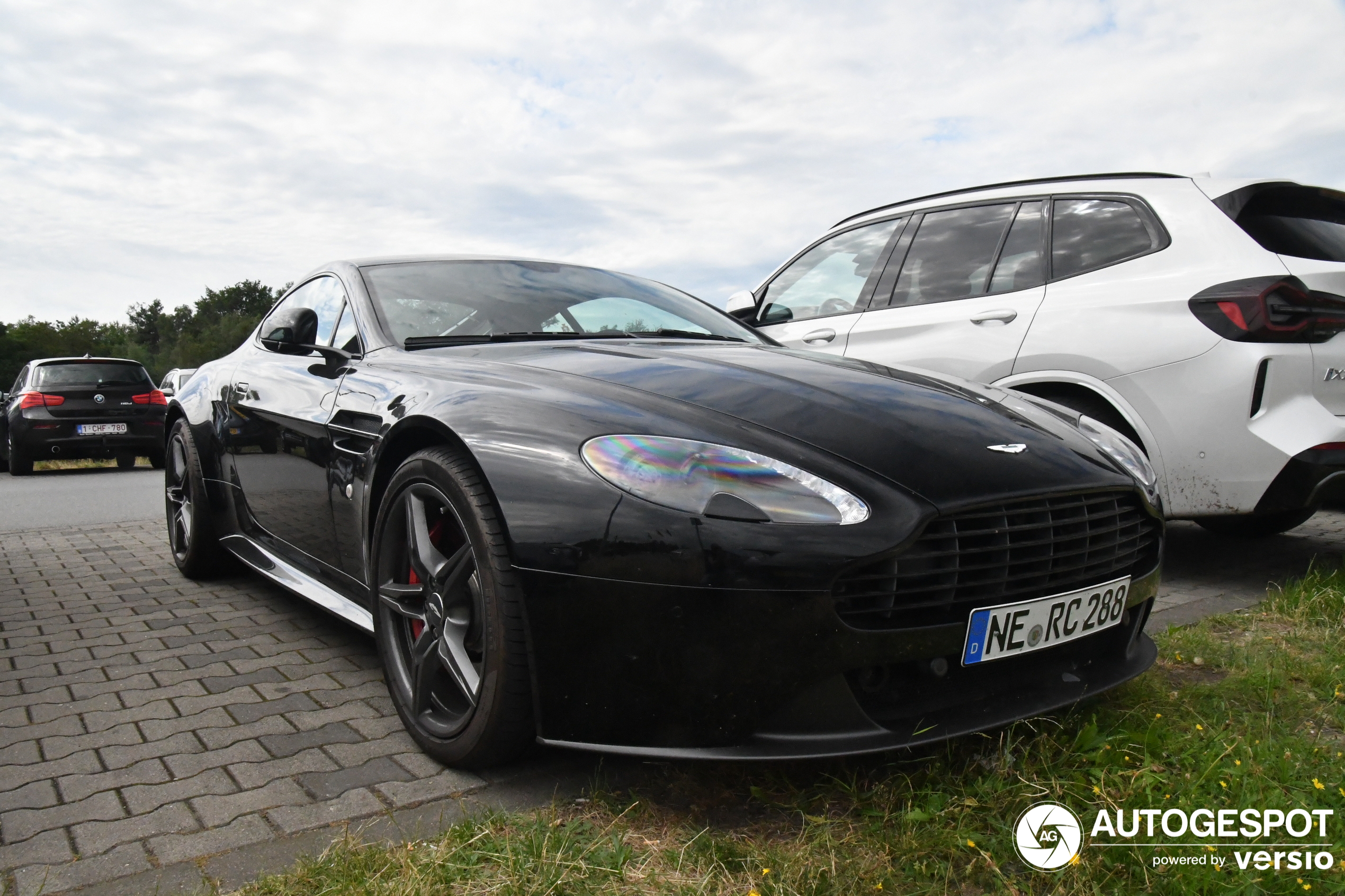 Aston Martin V8 Vantage 2012