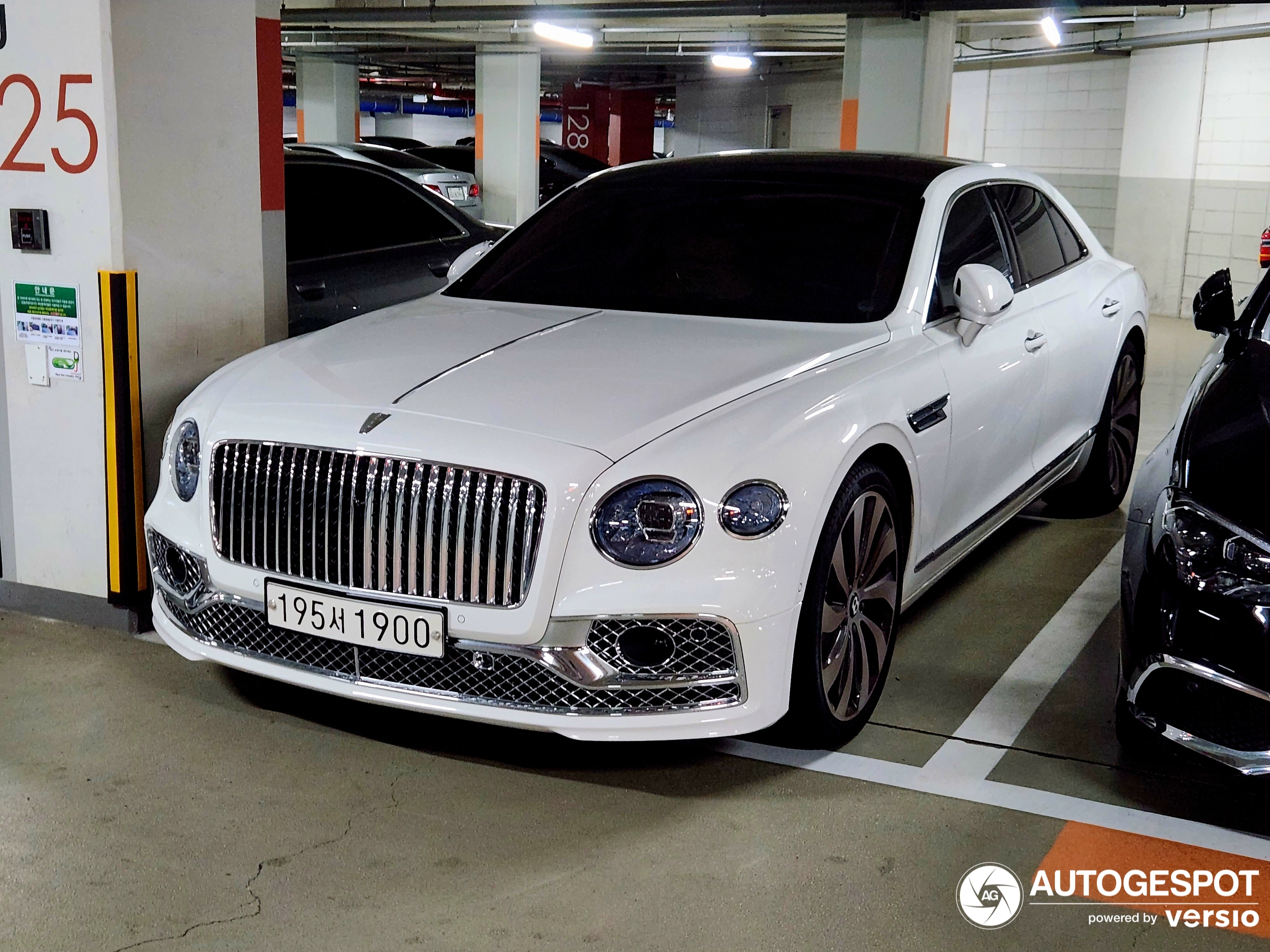 Bentley Flying Spur V8 2021