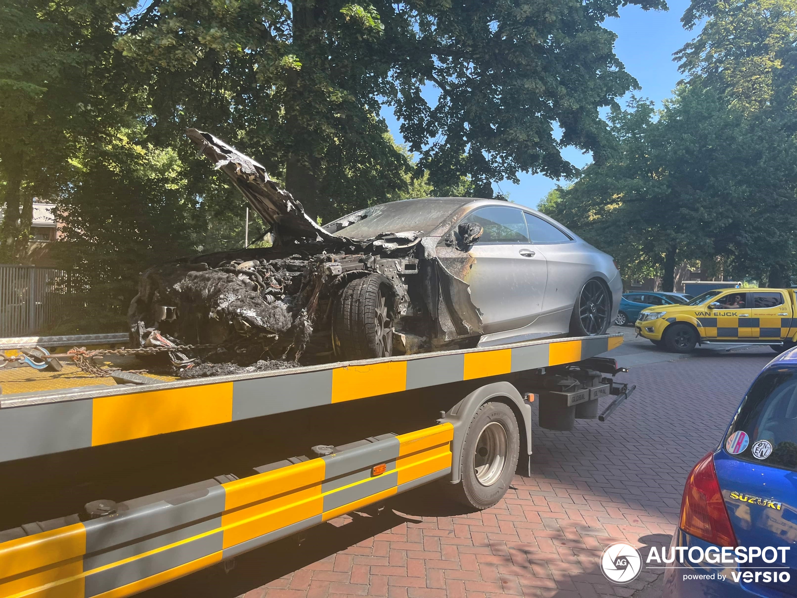 Mercedes S63 Coupé afgefikt in Breda