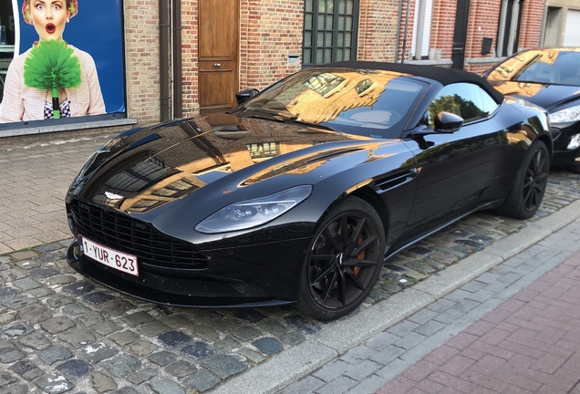 Aston Martin DB11 V8 Volante