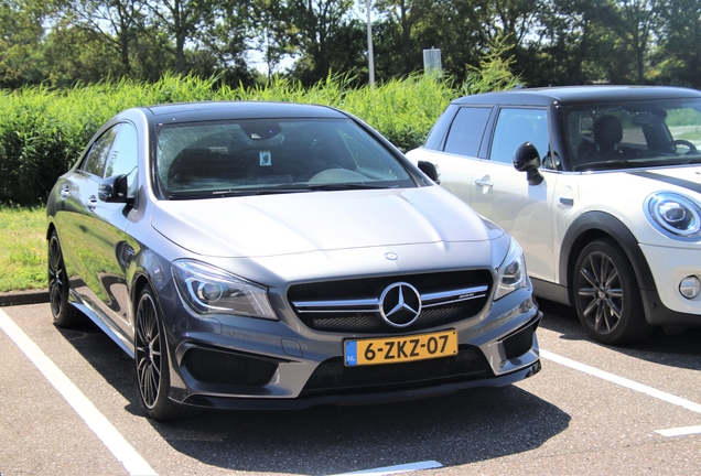 Mercedes-Benz CLA 45 AMG C117