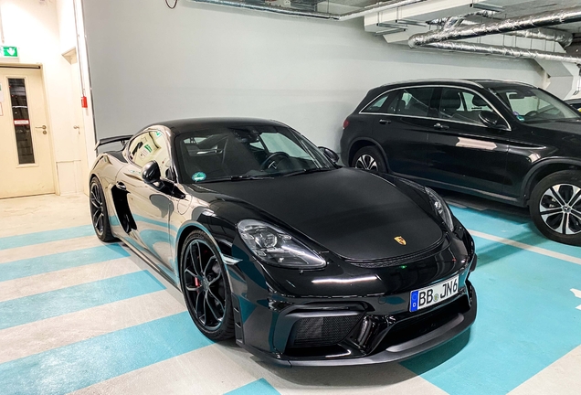 Porsche 718 Cayman GT4