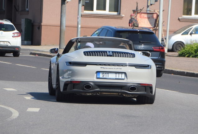 Porsche 992 Carrera 4 GTS Cabriolet