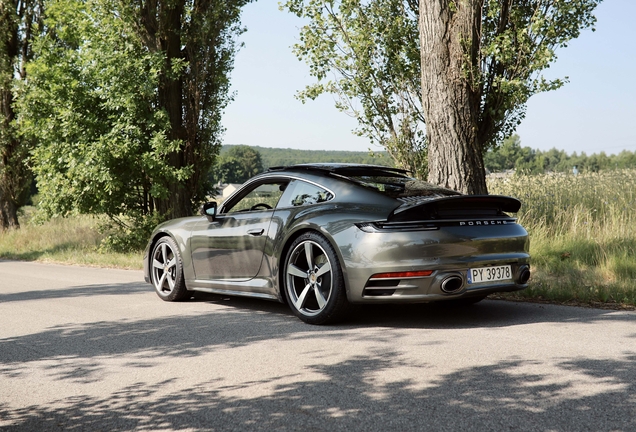 Porsche 992 Carrera 4S